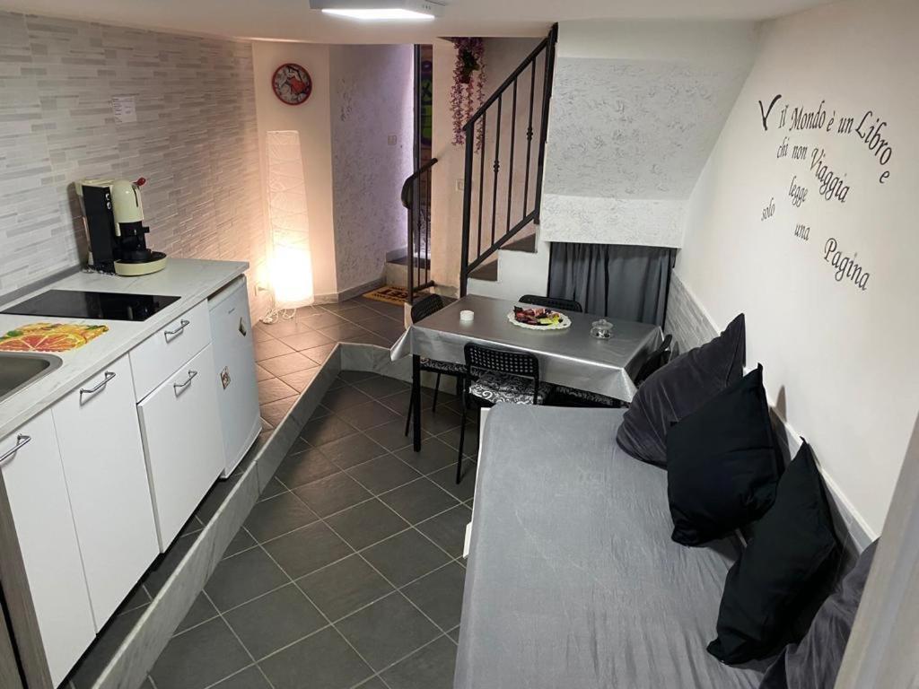 Bella Mbriana Apartment Наполи Екстериор снимка
