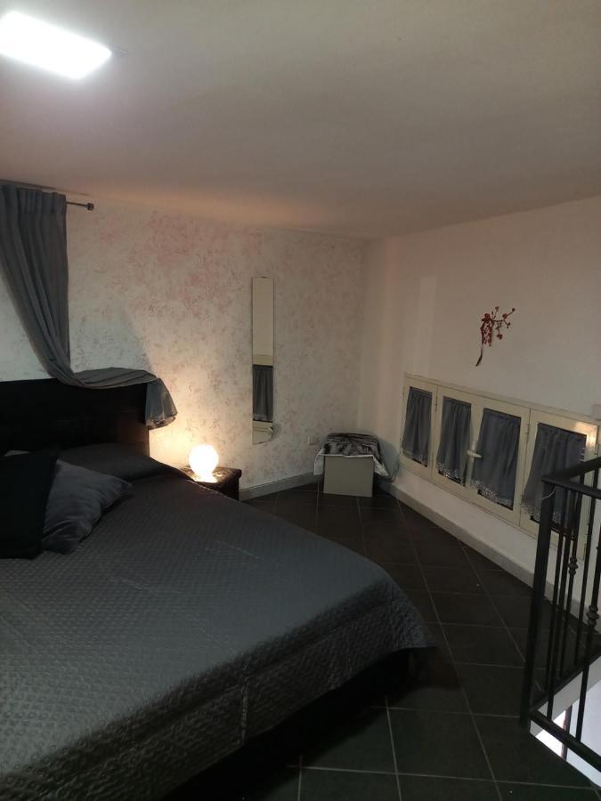 Bella Mbriana Apartment Наполи Екстериор снимка