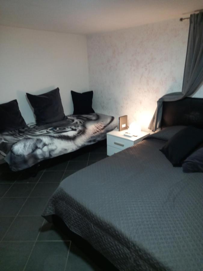 Bella Mbriana Apartment Наполи Екстериор снимка