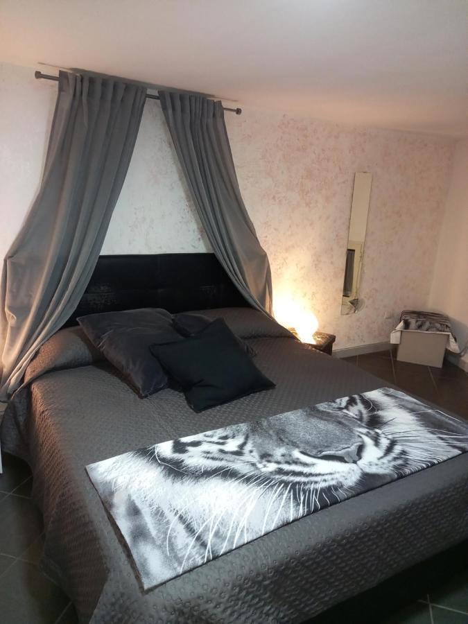 Bella Mbriana Apartment Наполи Екстериор снимка