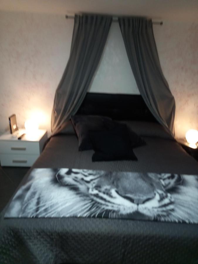 Bella Mbriana Apartment Наполи Екстериор снимка